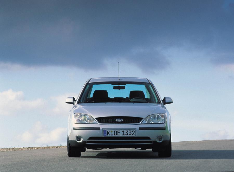  Ford Mondeo 2000 года  (фото 26 из 79)